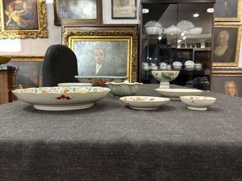 Een diverse collectie Chinees famille rose en qianjiang cai porselein, 19de eeuw