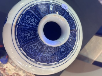 Five Chinese blue and white jars and vases with floral design and figures in a landscape, 19th/20th C.