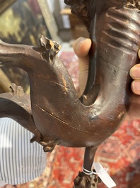 Een paar houten sculpturen van poedels en een leeuw, mogelijk Engeland, 18de/19de eeuw