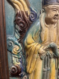 Een Chinese fahua-geglazuurde plaquette met de onsterfelijke Lu Dongbin, 17de/18de eeuw