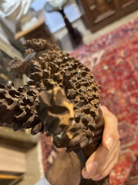 Een paar houten sculpturen van poedels en een leeuw, mogelijk Engeland, 18de/19de eeuw