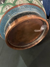 A pair of Chinese cloisonn&eacute; dragon vases, 19th/20th C.