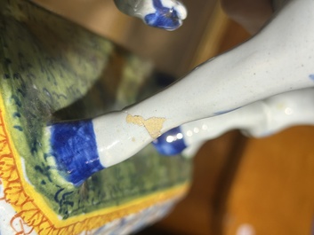 Een polychroom Delfts model van een paard, 18de eeuw