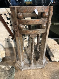 Victor Horta (1861-1947, attributed to): A pair of patinated open-worked wrought iron bases, early 20th C.