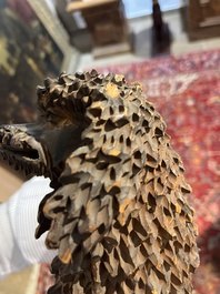 Een paar houten sculpturen van poedels en een leeuw, mogelijk Engeland, 18de/19de eeuw