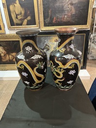A pair of Chinese cloisonn&eacute; dragon vases, 19th/20th C.