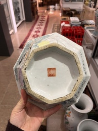 Een diverse collectie Chinees famille rose en qianjiang cai porselein, 19de/20ste eeuw