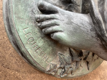 Eug&egrave;ne Louis Lequesne (1815-1887): Twee grote gepatineerd bronzen tuinbeelden van vrouwen naar de Antieken, gieterijstempel Durenne, Parijs, 19de eeuw