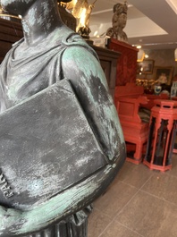 Eug&egrave;ne Louis Lequesne (1815-1887): Twee grote gepatineerd bronzen tuinbeelden van vrouwen naar de Antieken, gieterijstempel Durenne, Parijs, 19de eeuw