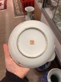 Een diverse collectie Chinees famille rose en qianjiang cai porselein, 19de/20ste eeuw