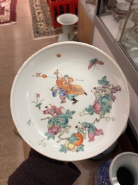 Een diverse collectie Chinees famille rose en qianjiang cai porselein, 19de/20ste eeuw