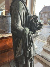 Eug&egrave;ne Louis Lequesne (1815-1887): Twee grote gepatineerd bronzen tuinbeelden van vrouwen naar de Antieken, gieterijstempel Durenne, Parijs, 19de eeuw