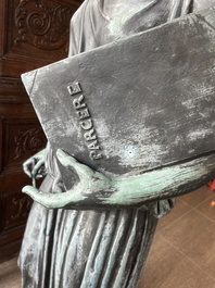 Eug&egrave;ne Louis Lequesne (1815-1887): Twee grote gepatineerd bronzen tuinbeelden van vrouwen naar de Antieken, gieterijstempel Durenne, Parijs, 19de eeuw