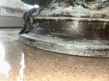 Eug&egrave;ne Louis Lequesne (1815-1887): Twee grote gepatineerd bronzen tuinbeelden van vrouwen naar de Antieken, gieterijstempel Durenne, Parijs, 19de eeuw