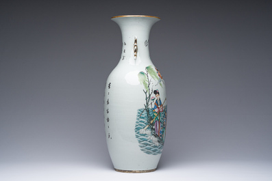A Chinese famille rose 'Immortals' vase, 19th/20th C.