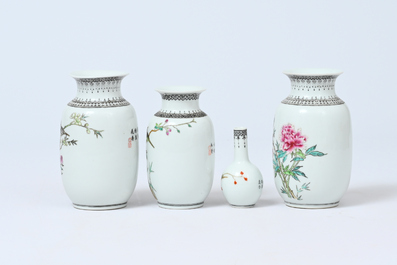 Acht Chinese famille rose vazen met vogels tussen bloesemtakken en figuratief decor, 20ste eeuw