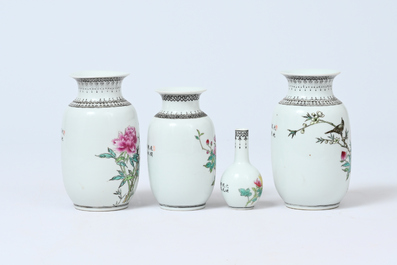 Acht Chinese famille rose vazen met vogels tussen bloesemtakken en figuratief decor, 20ste eeuw