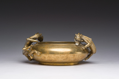 A Chinese bronze censer with relief design, Xuande mark, 19th/20th C.