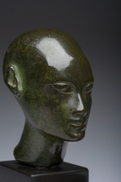 Deux t&ecirc;tes dites du 'Grand Tour' de style &eacute;gyptienne en bronze et pierre, probablement Italie, 19&egrave;me si&egrave;cle