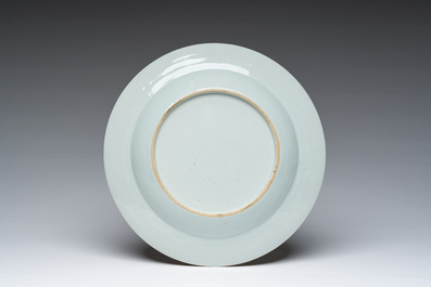 A Chinese gilt and grisaille plate with a couple, Qianlong