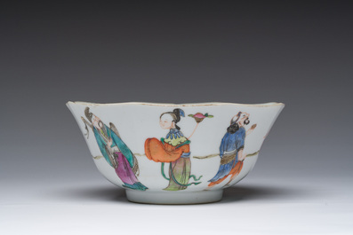 Een Chinese famille rose kom met onsterfelijken, Tongzhi merk en periode