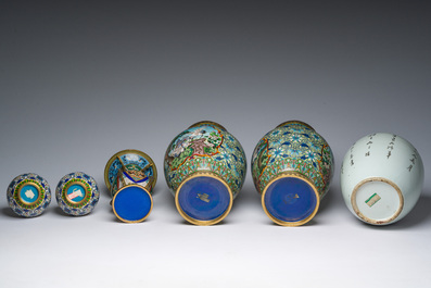 Five Chinese cloisonn&eacute; vases with cranes, taotie masks and floral design and a famille rose jar and cover, 19th/20th C.