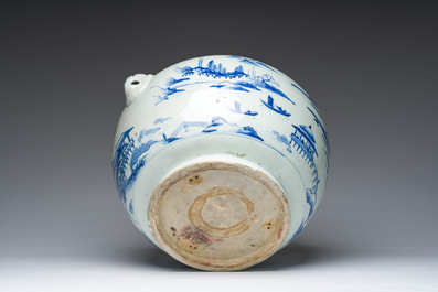 Een Japans blauw-witte Arita bassin met een berglandschap, Meiji, 19de eeuw