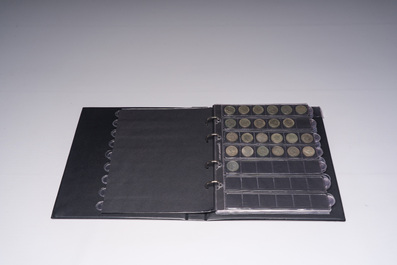 Collection vari&eacute;e de monnais et de fiches dont la plupart en argent, accompagn&eacute;e de trois publications, 19&egrave;me/20&egrave;me si&egrave;cle