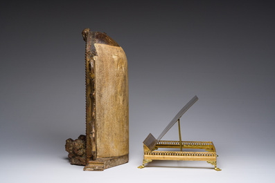 Tabernacle espagnol en bois patin&eacute; et dor&eacute; et un lutrin n&eacute;o-gothique en laiton, 18&egrave;me/20&egrave;me si&egrave;cle