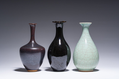 Three Japanese studio pottery vases and a bowl, Showa, 20th C.