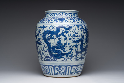 A Chinese blue and white 'dragons' jar, Wanli mark, Republic, 20th C.
