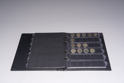 Collection vari&eacute;e de monnais et de fiches dont la plupart en argent, accompagn&eacute;e de trois publications, 19&egrave;me/20&egrave;me si&egrave;cle