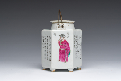 Th&eacute;i&egrave;re couverte en porcelaine de Chine famille rose &agrave; d&eacute;cor Wu Shuang Pu, 19&egrave;me si&egrave;cle