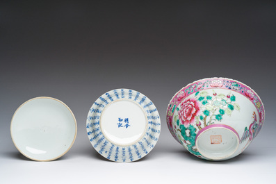 Bol en porcelaine de Chine famille rose pour le march&eacute; Straits ou Peranakan et un bol couvert pour le march&eacute; thai &agrave; d&eacute;cor de calligraphie, 19&egrave;me s.