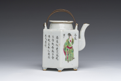 Th&eacute;i&egrave;re couverte en porcelaine de Chine famille rose &agrave; d&eacute;cor Wu Shuang Pu, 19&egrave;me si&egrave;cle