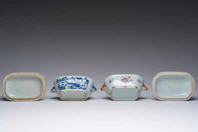 Drie Chinese blauw-witte en famille rose dekselterrines met twee onderschotels, Qianlong