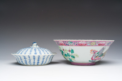 Bol en porcelaine de Chine famille rose pour le march&eacute; Straits ou Peranakan et un bol couvert pour le march&eacute; thai &agrave; d&eacute;cor de calligraphie, 19&egrave;me s.