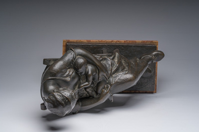 Otto De Beul (1845-1899): M&egrave;re et enfant, bronze &agrave; patin brune sur socle en marbre, marque de fonderie 'G. Paternotte fondeur Lembecq'