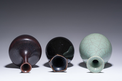 Three Japanese studio pottery vases and a bowl, Showa, 20th C.