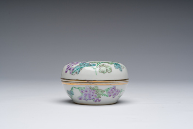 A varied collection of Chinese blue, white and famille rose porcelain, Yongzheng and later