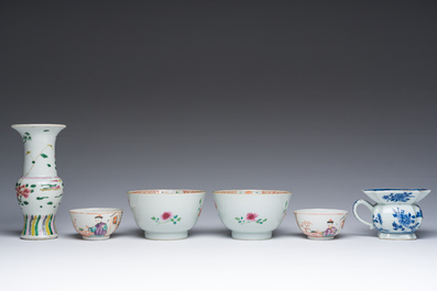 Collection vari&eacute;e en porcelaine de Chine bleu, blanc et famille rose, Kangxi/Qianlong