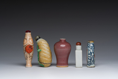 Five Chinese porcelain snuff bottles, 19th/20th C.