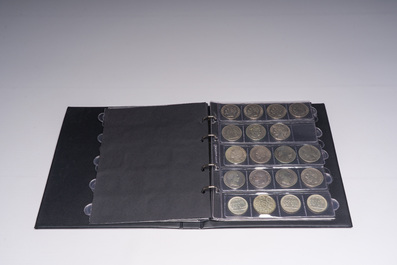 Collection vari&eacute;e de monnais et de fiches dont la plupart en argent, accompagn&eacute;e de trois publications, 19&egrave;me/20&egrave;me si&egrave;cle