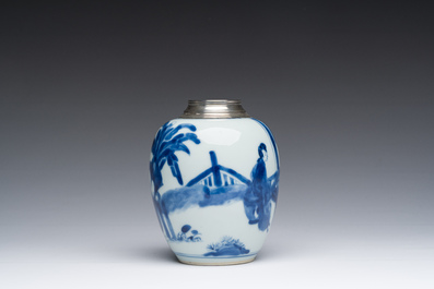 Bo&icirc;te &agrave; th&eacute; en porcelaine de Chine bleu et blanc &agrave; monture en argent hollandais, Kangxi