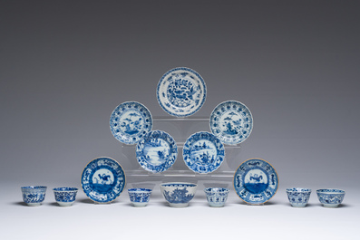 Een gevarieerde collectie Chinees blauw-wit porselein, Kangxi/Qianlong