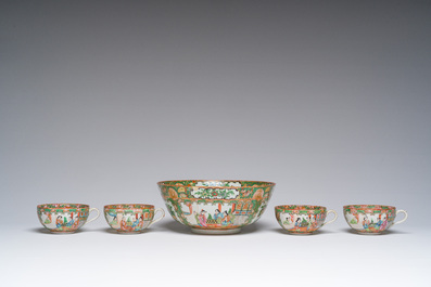 A varied collection of Chinese blue, white and Canton famille rose porcelain, 18th/20th C.