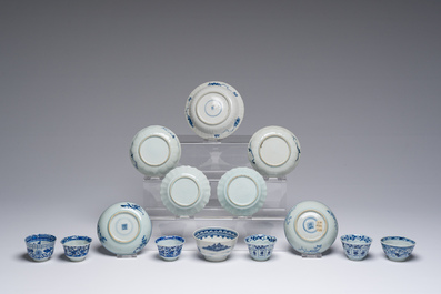 Een gevarieerde collectie Chinees blauw-wit porselein, Kangxi/Qianlong