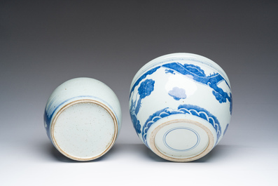 Een Chinese blauw-witte dekselpot en een wierookbrander met drakendecor, 19de/20ste eeuw