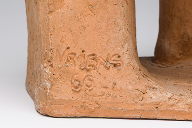 Antoine Vriens (1902-1987): Dame nue assise, terre cuite, dat&eacute; (19)66