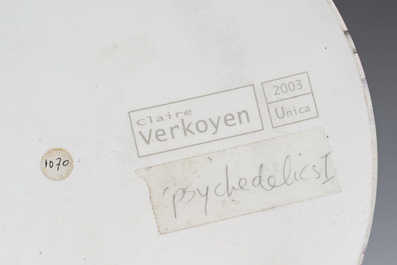 Claire Verkoyen (1959): Een cilindervormige eierschaal porseleinen 'Psychedelics I' vaas met transferdecoratie, Unica, gedateerd 2003